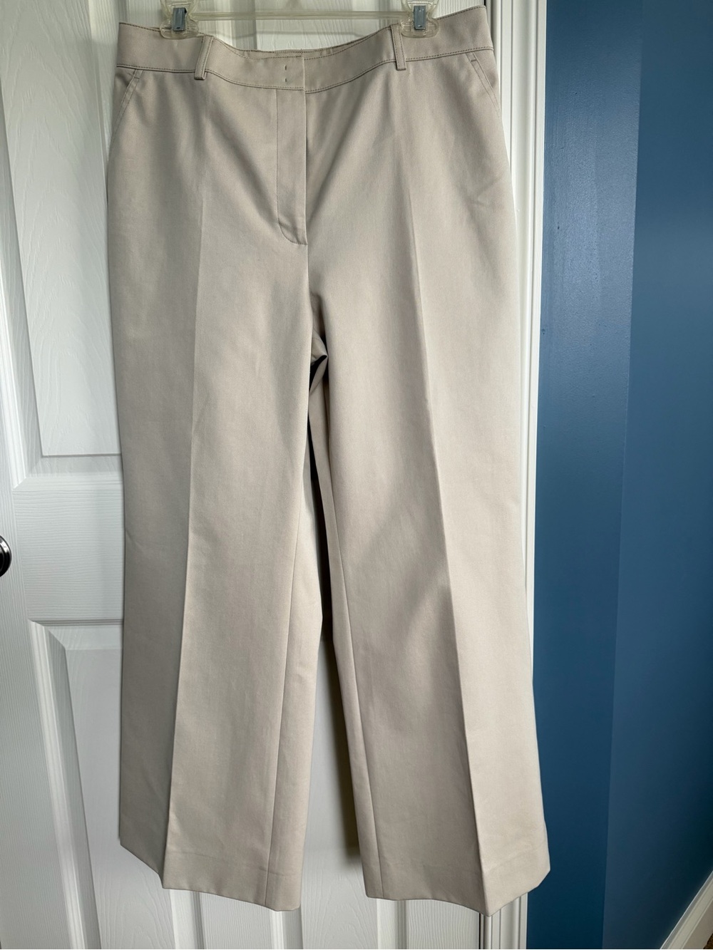 Akris Wide-Leg Trousers in Light Beige